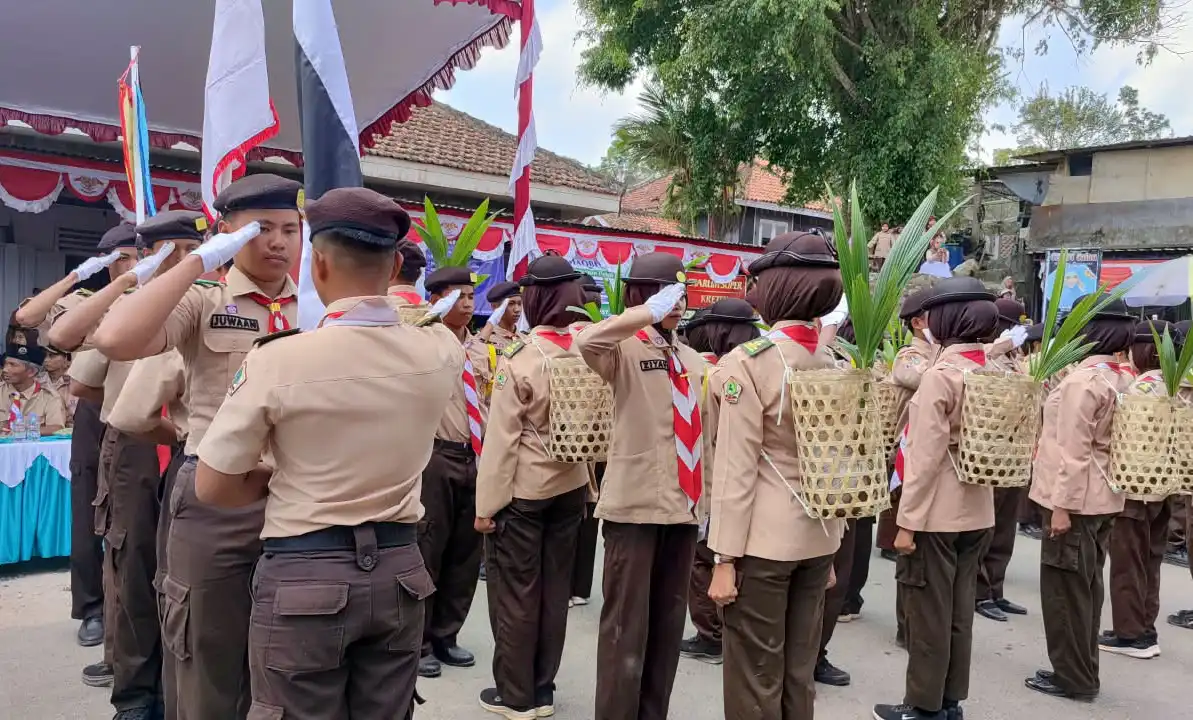 Tampil Memukau di Perbatasan Kebumen–Banjarnegara, Pasukan ETK SMK Maarif 5 Gombong Tuai Pujian