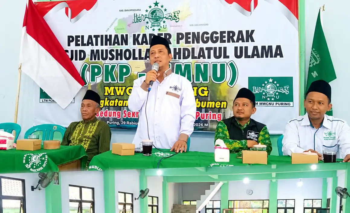 Ketua PCNU Kebumen Dr H Imam Satibi mengisi Pelatihan Kader Penggerak Masjid Mushola PKP-MMNU MWCNU Puring